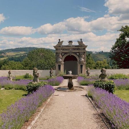 Gaestehaus Maelzerei Auf Schloss 뉴버그엠인 외부 사진