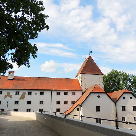 Gaestehaus Maelzerei Auf Schloss 뉴버그엠인 외부 사진