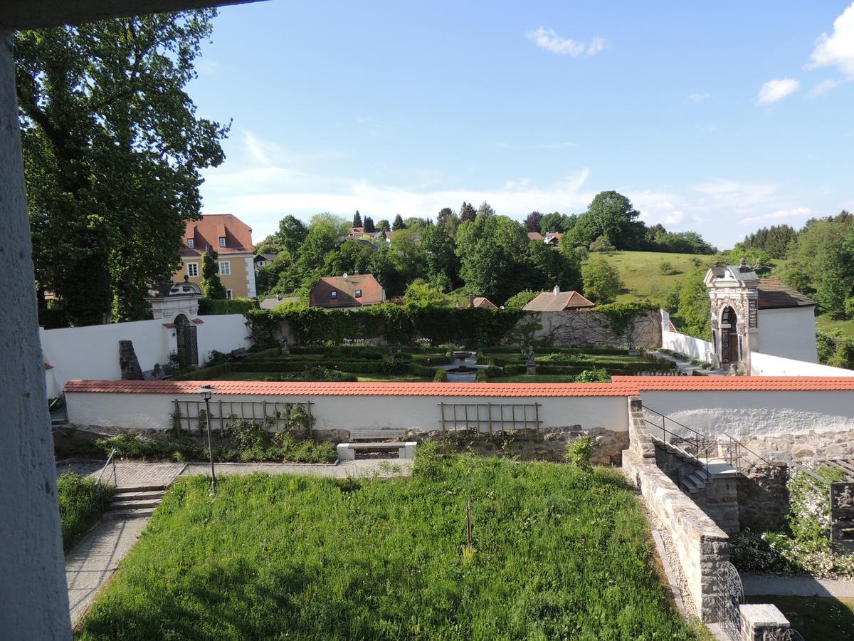 Gaestehaus Maelzerei Auf Schloss 뉴버그엠인 외부 사진