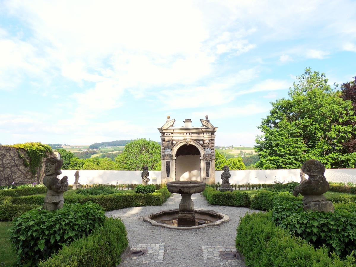 Gaestehaus Maelzerei Auf Schloss 뉴버그엠인 외부 사진