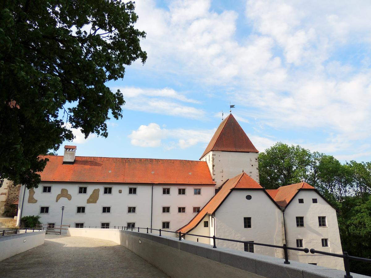 Gaestehaus Maelzerei Auf Schloss 뉴버그엠인 외부 사진