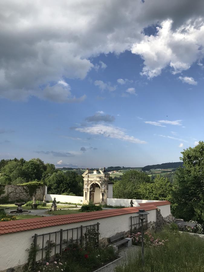 Gaestehaus Maelzerei Auf Schloss 뉴버그엠인 외부 사진